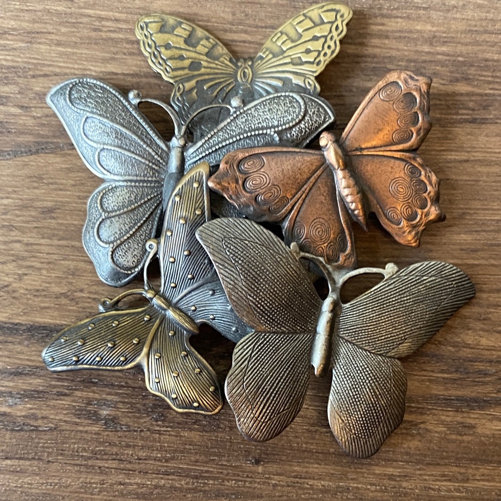 K & T 1980’s Five Stacked Butterflies mixed Metals Brooch Pin